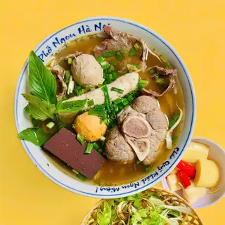 Hình ảnh Bún bò Huế đặc biệt