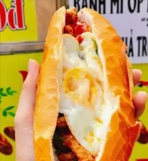 Hình ảnh Bánh mì chả trứng