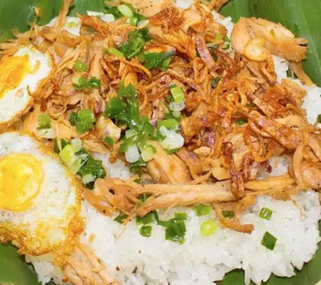 Xôi gà - 30.000 ₫ tại Bánh Mì Thanh Trúc - Phạm Thế Hiển