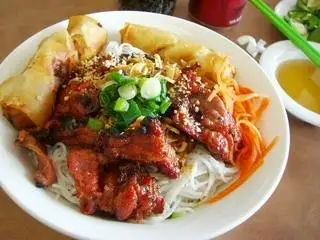 Bún thịt nướng chả giò - 50.000 ₫ tại Bún Thịt Nướng & Cơm Tấm Kkfood - Cao Thắng