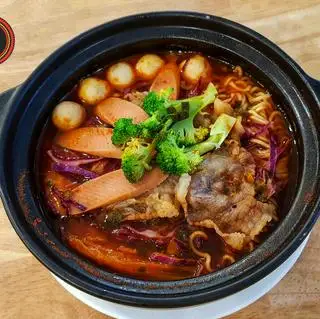 Mì Kim Chi Bò Mỹ - 74.800 ₫ tại Mì Cay Sasin - Hoa Phượng