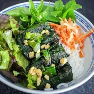 Bún bò lá lốt - tô - 70.000 ₫ tại Bún Thịt Nướng Ngọc Lan - Đường Số 30