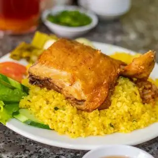 Cơm gà xối mỡ đùi - 65.000 ₫ tại Cơm Gà, Cơm Chiên & Cơm Xào Bò Nhà Khang - Phan Văn Trị