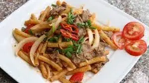 Nui xào bò - 50.000 ₫ tại Cơm Gà Xối Mỡ Cẩm Tú - Bùi Đình Túy