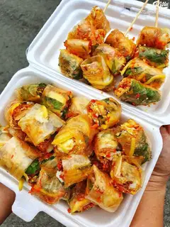 Bánh tráng cuốn - 28.000 ₫ tại Bánh Tráng Trộn 277 - Bánh Tráng & Gà Ủ Muối - Lê Văn Thịnh