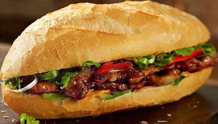 Hình ảnh Bánh mì thịt xiên