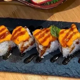 Cơm cuộn sò điệp phô mai - Scallop cheese sushi rolls - 190.000 ₫ tại KYOBASHI Sushi Izakaya - Thái Văn Lung