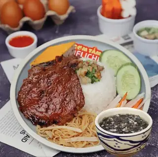 Hình ảnh Cơm tấm sườn chả - canh