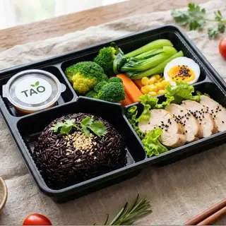 Hình ảnh Cơm gạo lứt ức gà áp chảo