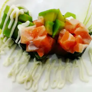 Cá hồi và bơ - G3 - 25.000 ₫ tại Street Sushi - Nguyễn Thị Thập