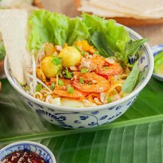 Mì Quảng tô lớn - 70.000 ₫ tại Mì Quảng Chính Hiệu - Lê Văn Thọ