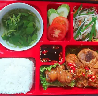 Cơm 1 phần - 38.000 ₫ tại Bún Bò Huế & Cơm Trưa Chiều - Điện Biên Phủ