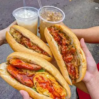 Bánh mì ba chỉ rút sườn nướng rau mầm - 35.000 ₫ tại Bánh Mì Rau Mầm Caro - 75 Xô Viết Nghệ Tĩnh