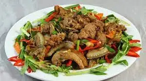 Hình ảnh THỎ QUAY PHÚ QUÝ - GÀ Ủ MUỐI - Lê Đức Thọ