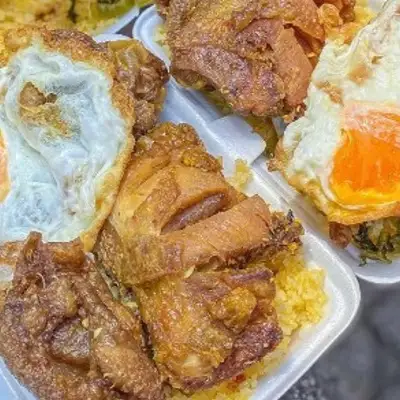 Cơm Gà Xối Mỡ Da Giòn Chú Năm - Trường Sa - Cơm/Cơm tấm gần bạn