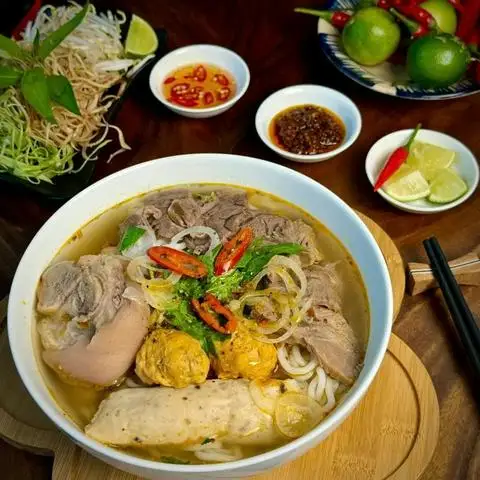 Bún Bò Huế Sơn Tùng - Cách Mạng Tháng 8 - Bún/Phở/Mỳ/Cháo gần bạn