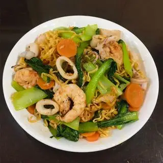 Mì xào hải sản - 42.000 ₫ tại Quán Cô Linh - Trường Sa