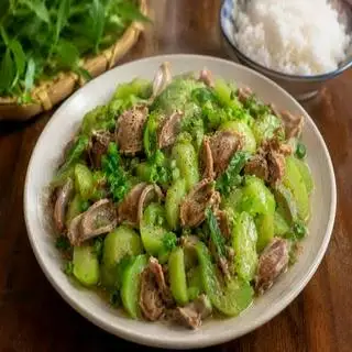 Hình ảnh Cơm lòng gà xào mướp
