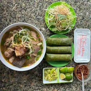 Bún bò đặc biệt - 90.000 ₫ tại Bún Bò Huế Sông Hương - 873 Hoàng Sa