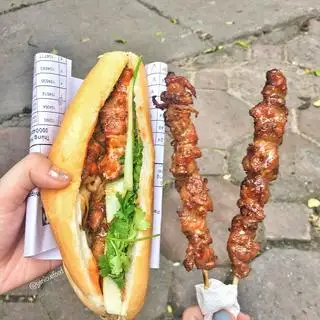 Bánh mì thịt xiên nướng - 30.000 ₫ tại Bánh Mì Xiên Nướng 63 - Bún Thịt Nướng & Bánh Hỏi Thịt Nướng - Lâm Văn Bền