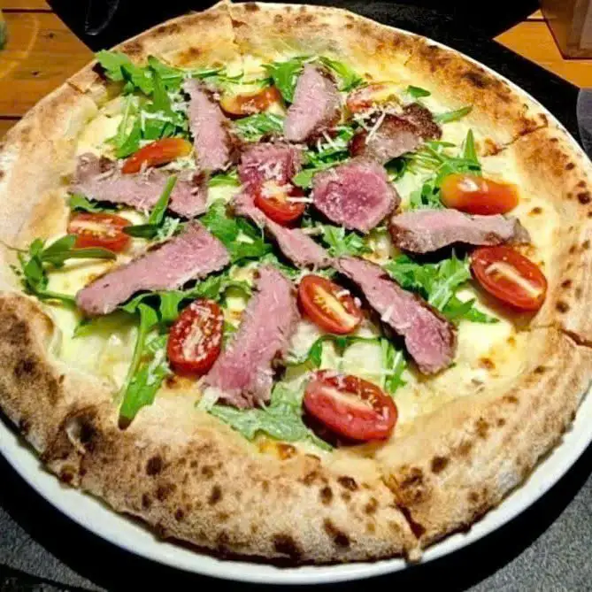 Steak pizza - size 24cm new - 322.000 ₫ tại Red&Round Pizza and More - Đường Nội Khu Hưng Gia 2