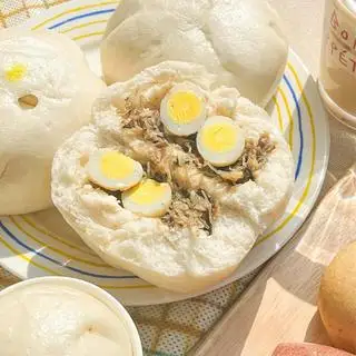 Hình ảnh Bánh bao truyền thống 2 trứng hộp 4 cái