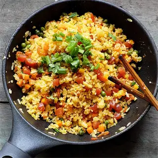 Cơm chiên lạp xưởng - 40.000 ₫ tại Cái Quán Nhỏ Q1 - Cơm Chiên, Mì Trộn Indomie & Giải Khát - Nguyễn Trung Ngạn