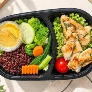 Hình ảnh Cơm ức gà nướng lá chanh