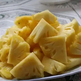 Thơm - 400gr - 50.000 ₫ tại Trái Cây Sạch Omely & Ăn Vặt - Đường 3/2