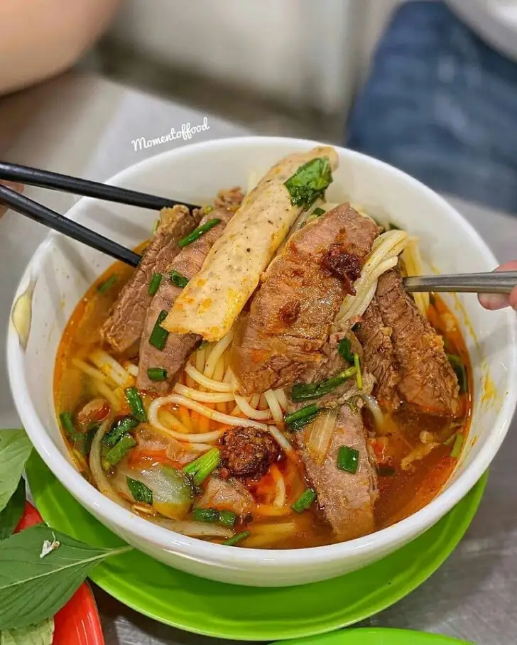 Bún nạm - chả - 50.000 ₫ tại Bún Bò Huế Lan Anh - Quang Trung