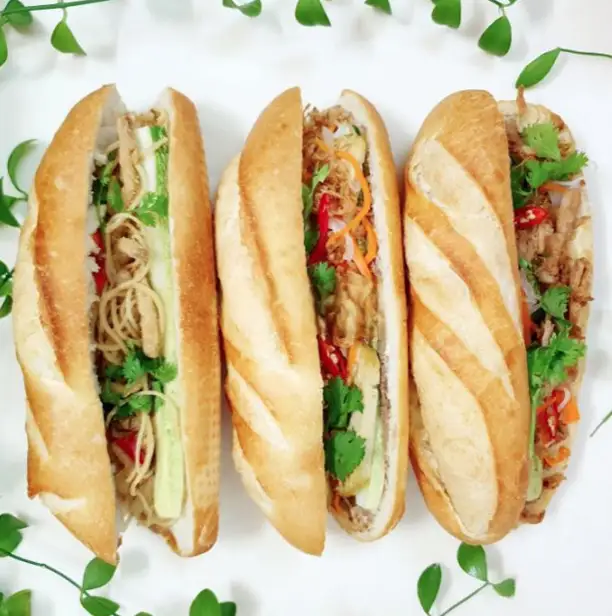 Bánh mì chay thập cẩm - 30.000 ₫ tại Quán Chay Bếp Nhà 38 - Đường Số 77