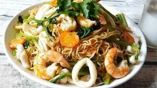Mì xào hải sản - 55.000 ₫ tại Cơm Gà Xối Mỡ Ngọc Trực - Tô Ngọc Vân