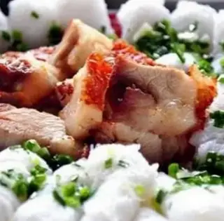 Bánh hỏi heo quay nhỏ - 42.000 ₫ tại Bánh Canh Chả Cá Nha Trang & Bánh Hỏi Heo Quay Lòng Heo - Nguyễn Quang Bích