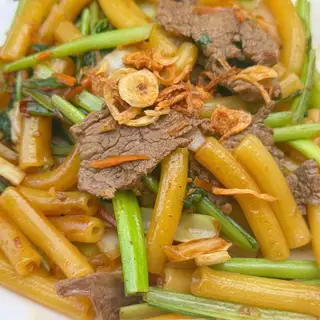 Hình ảnh Nui xào thịt heo