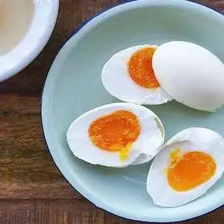 Trứng muối thêm - 12.000 ₫ tại Cháo Sườn Chú Tư - Nguyễn Kiệm