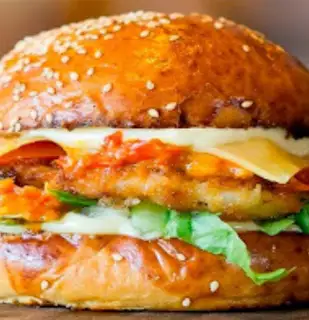 Hamburger tôm trứng - 35.000 ₫ tại Bánh Mì Phương Mỹ - Lê Thị Bạch Cát