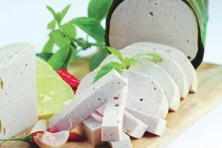 Hình ảnh Chả lụa nhà làm theo cách làm truyền thống - nửa ký 1 cây