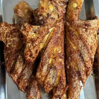 Hình ảnh Cơm cá hường chiên sả