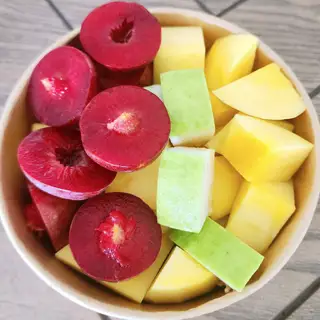 Hình ảnh Khay xoài + mận