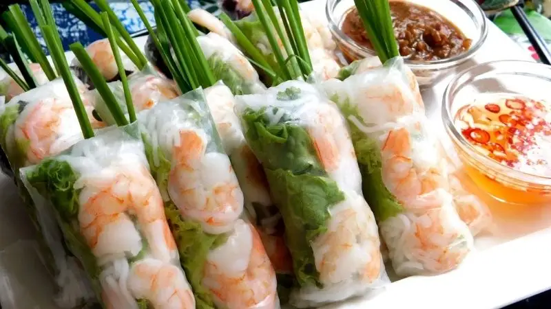 Gỏi cuốn tôm thịt - 10.000 ₫ tại Tiệm Ăn Mi Nơ - Món Sáng, Cơm Trưa & Lẩu Cá - Huỳnh Văn Bánh