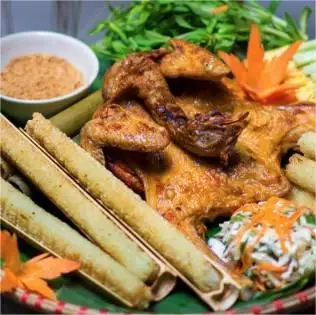 Hình ảnh Gà Nướng Cơm Lam Kim Kê 6 - Phạm Hùng