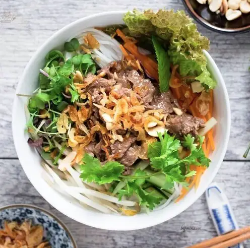 Bún trộn khô - 38.000 ₫ tại Bánh Cuốn Tây Sơn - Phan Huy Ích