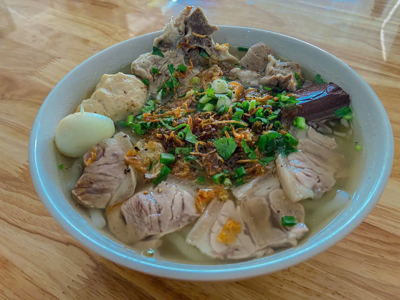 Tô xương heo - 70.000 ₫ tại Bánh Canh Sạch, Cơm Tấm & Bún Thịt Nướng - Đường Số 14