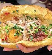 Bánh mì thập cẩm kèm trứng - 48.000 ₫ tại Bánh Mì Thiên Kim - Âu Dương Lân