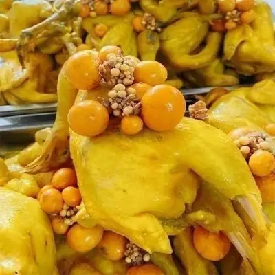 Gà ủ muối nguyên con ôm trứng chặt sẵn - 205.000 ₫ tại A Lũ - Gà Ủ Muối