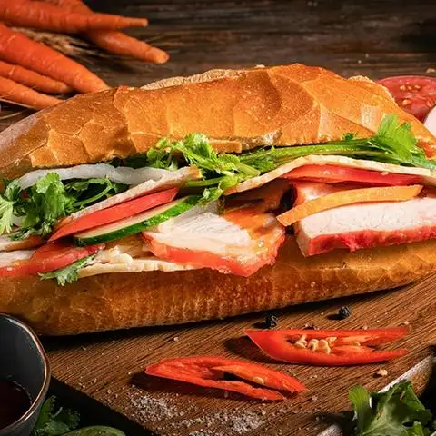 BÁNH MÌ LƯƠNG PHAN - Bánh Mì Pa Tê Chả & Thịt Heo - Tôn Đản - Bánh Mì/Xôi gần bạn