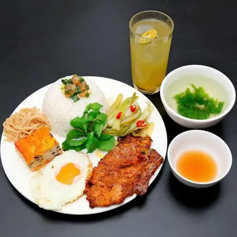 Hình ảnh Cơm Tấm Sườn Nướng - Quán Sứ