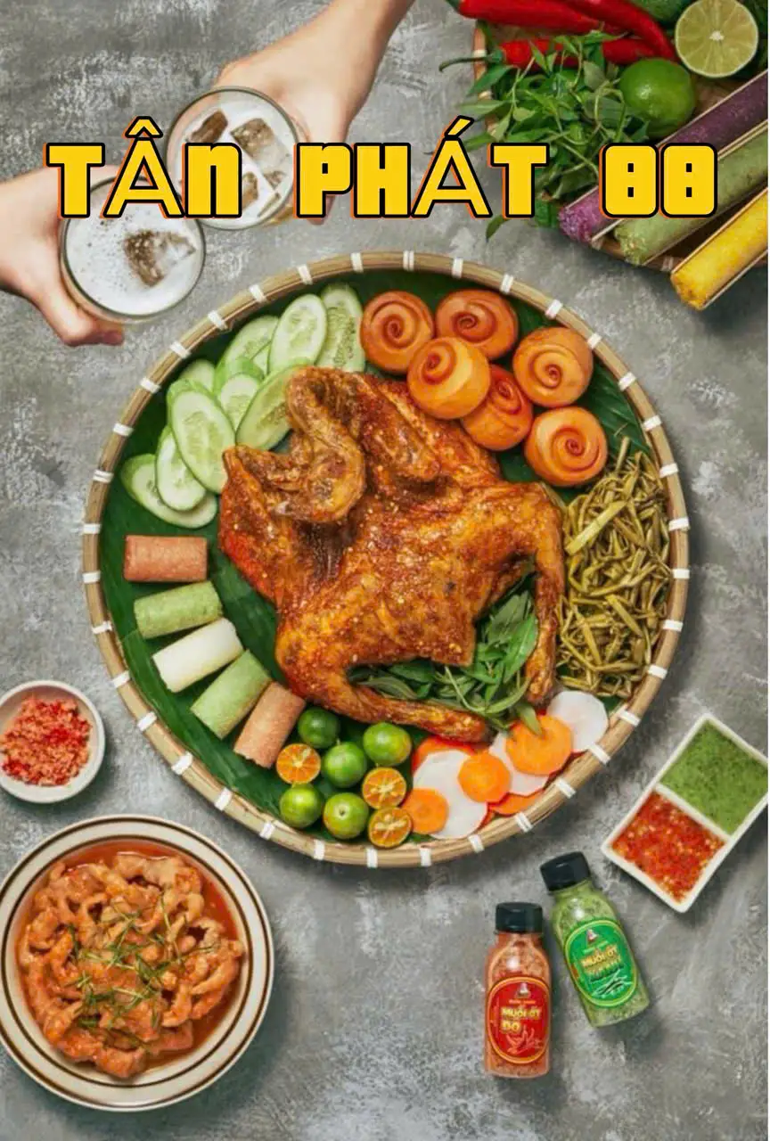 Gà quay 5 bánh bao 1 cơm lam - hộp rau dưa nước chấm 2 vị - 235.000 ₫ tại Gà Nướng & Gà Quay Tân Phát - Quốc Lộ 50