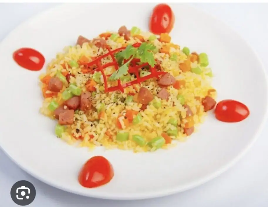 Cơm chiên dương châu+tặng canh rong biển  - 35.000 ₫ tại Cơm Gà Xối Mỡ Khải My - Thạch Lam