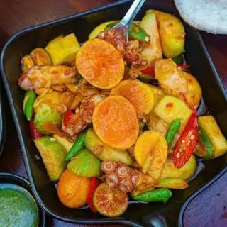 Hình ảnh Chân gà mix trứng non - phần lớn